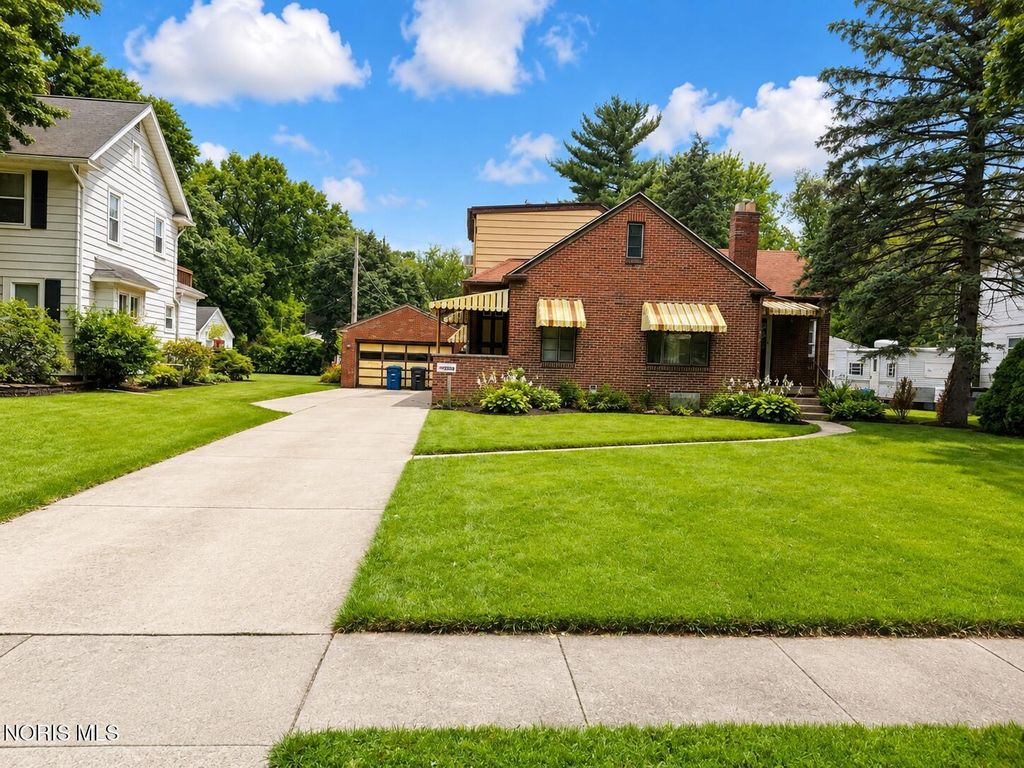 2036 Eastbrook Drive, Toledo, OH 43613