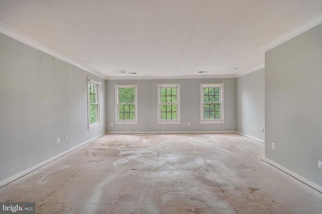 12111 WALNUT BRANCH RD, Reston, VA 20194
