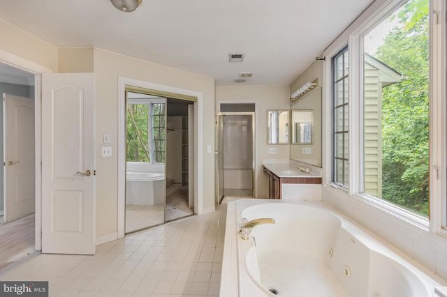 12111 WALNUT BRANCH RD, Reston, VA 20194