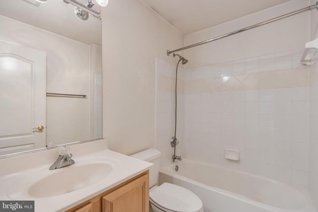 12111 WALNUT BRANCH RD, Reston, VA 20194