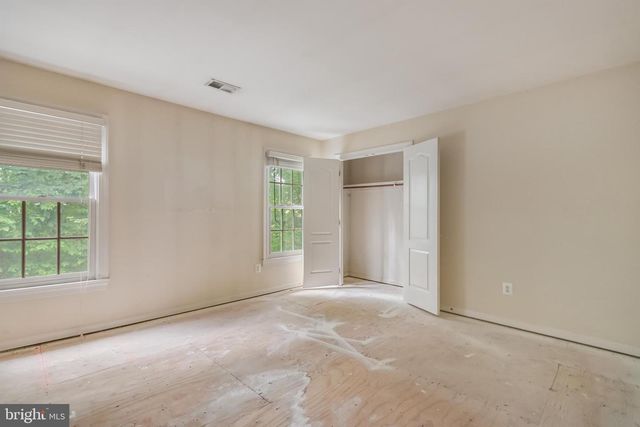 12111 WALNUT BRANCH RD, Reston, VA 20194