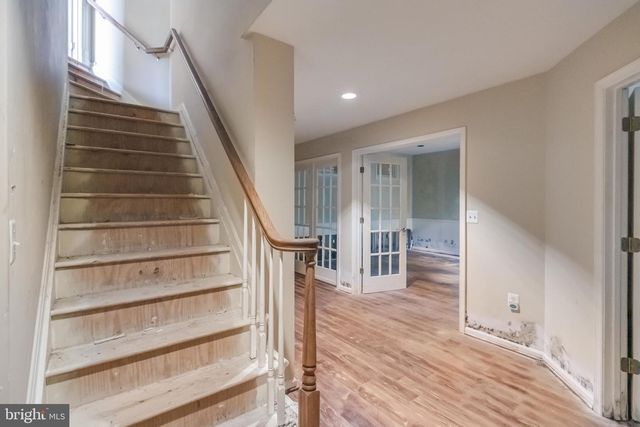 12111 WALNUT BRANCH RD, Reston, VA 20194