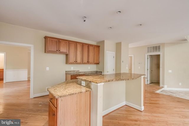 12111 WALNUT BRANCH RD, Reston, VA 20194