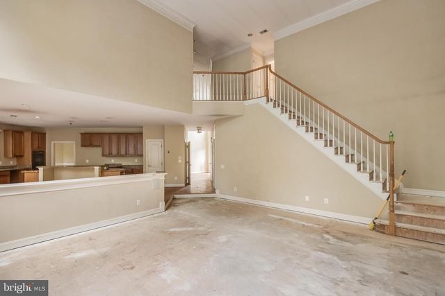 12111 WALNUT BRANCH RD, Reston, VA 20194