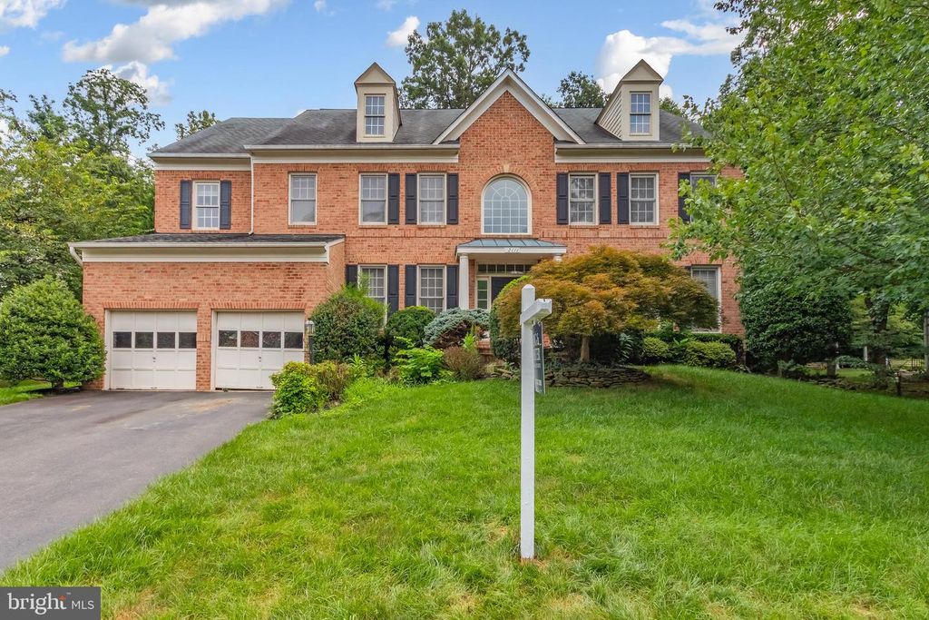 12111 WALNUT BRANCH RD, Reston, VA 20194