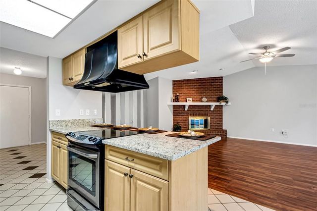 105 LOTUS CIRCLE, Safety Harbor, FL 34695