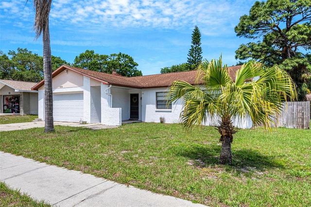 105 LOTUS CIRCLE, Safety Harbor, FL 34695