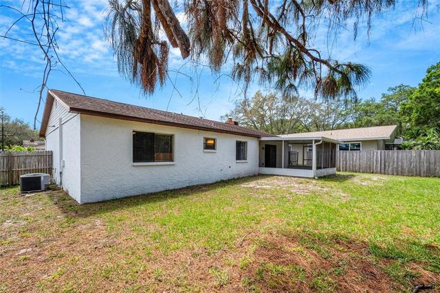 105 LOTUS CIRCLE, Safety Harbor, FL 34695