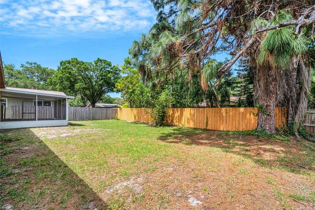 105 LOTUS CIRCLE, Safety Harbor, FL 34695