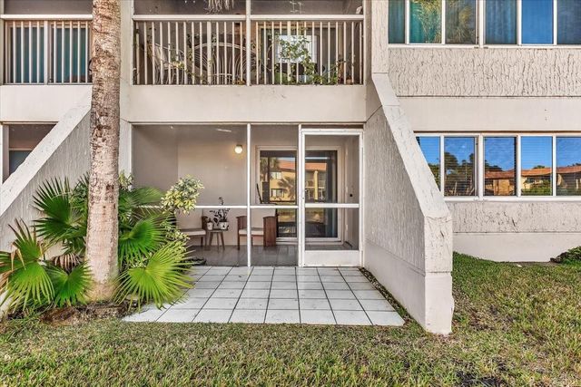 140 Lakeview Drive 105, Weston, FL 33326