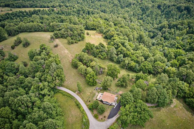 1525 Tennessee Ridge Road, Parksville, KY 40464