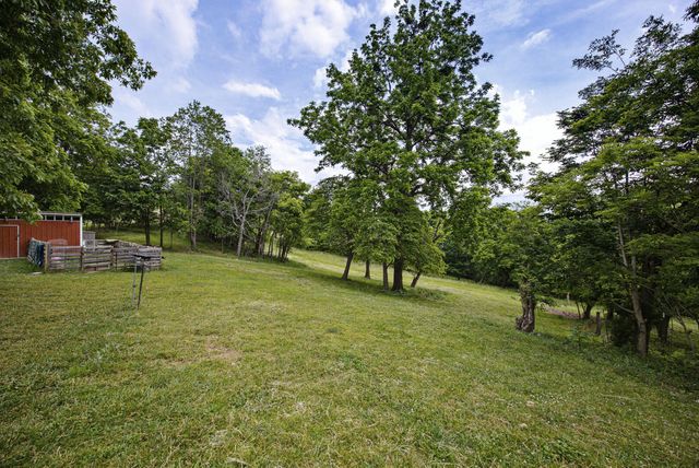 1525 Tennessee Ridge Road, Parksville, KY 40464
