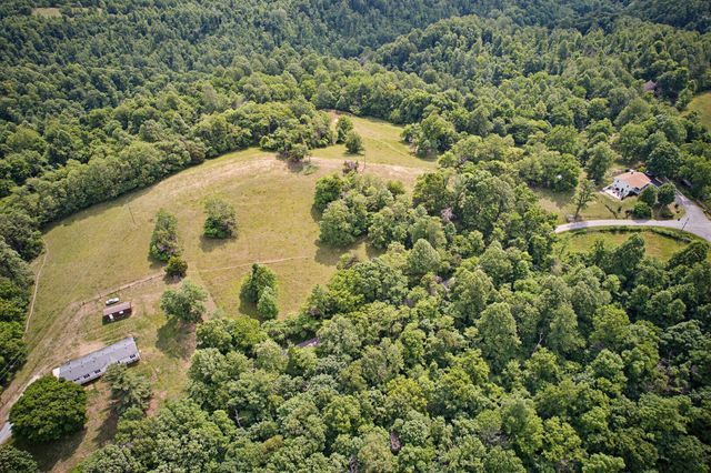 1525 Tennessee Ridge Road, Parksville, KY 40464