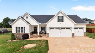 192 Staffordshire Drive, Statesville, NC 28625