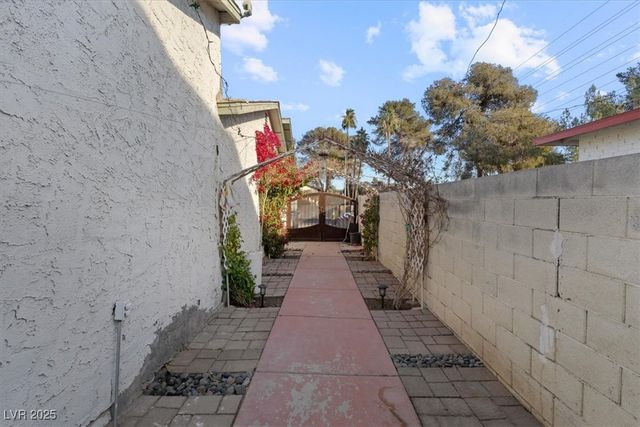 4365 Topaz Street, Las Vegas, NV 89121