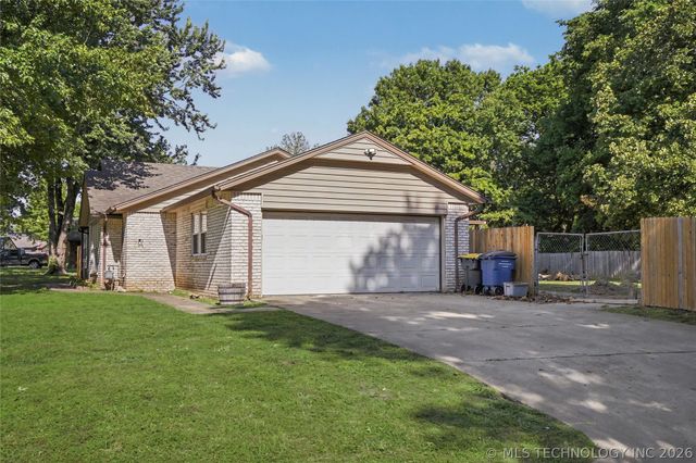 3637 E 143rd Street S, Bixby, OK 74008