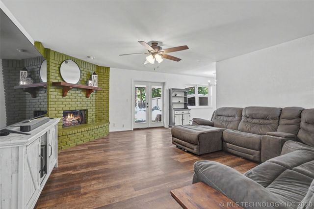 3637 E 143rd Street S, Bixby, OK 74008