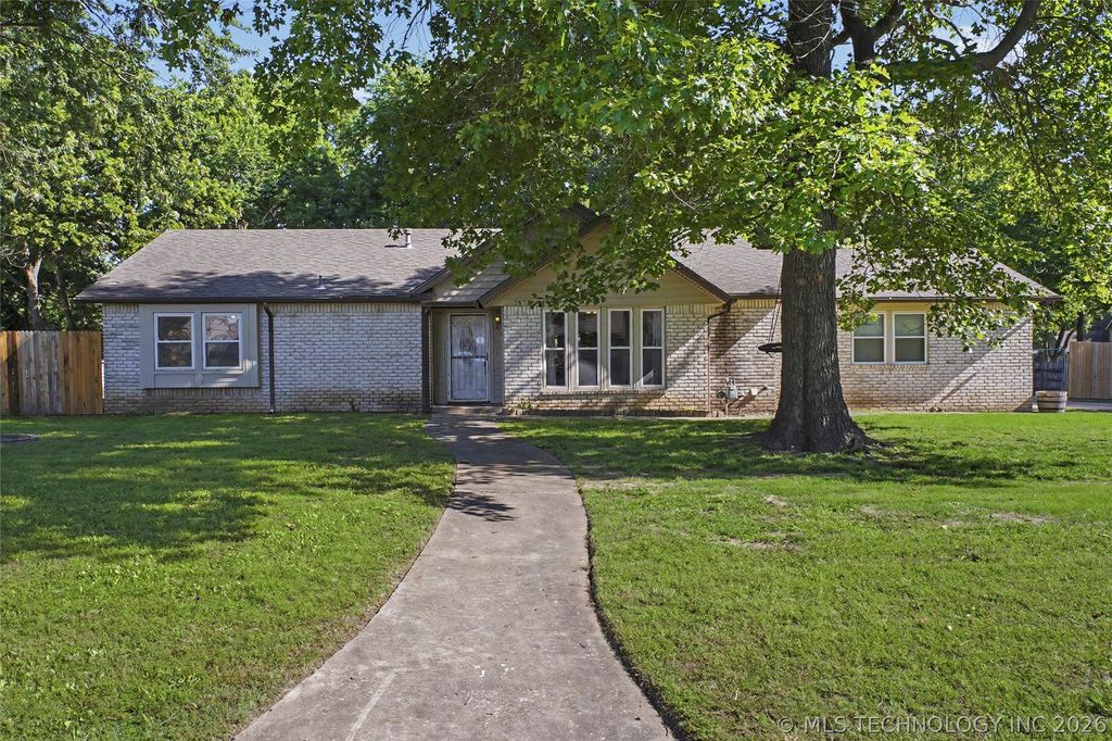 3637 E 143rd Street S, Bixby, OK 74008