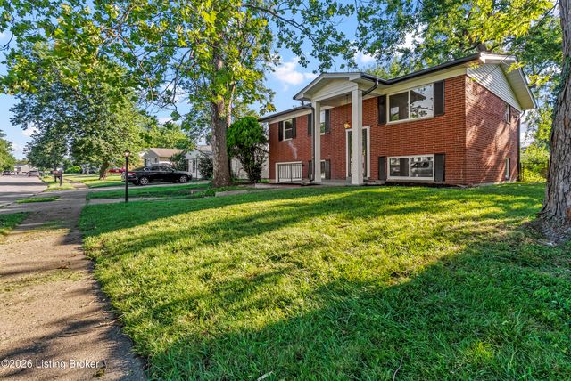 1702 Beaumont Dr, Clarksville, IN 47129
