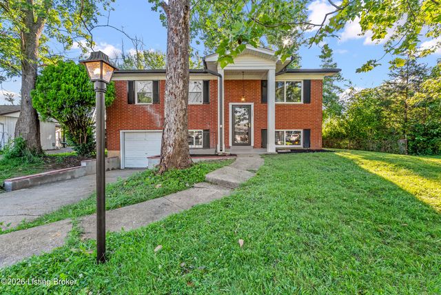 1702 Beaumont Dr, Clarksville, IN 47129