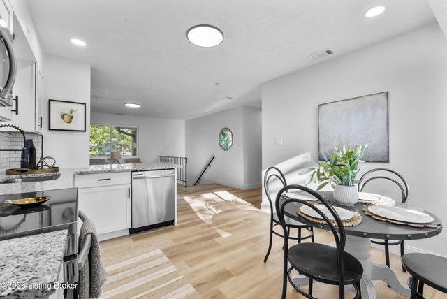 1702 Beaumont Dr, Clarksville, IN 47129