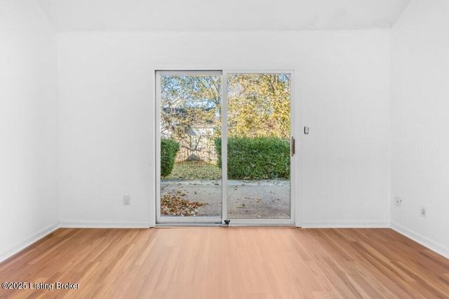 10503 Pointe Bay Blvd, Louisville, KY 40241