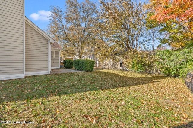 10503 Pointe Bay Blvd, Louisville, KY 40241