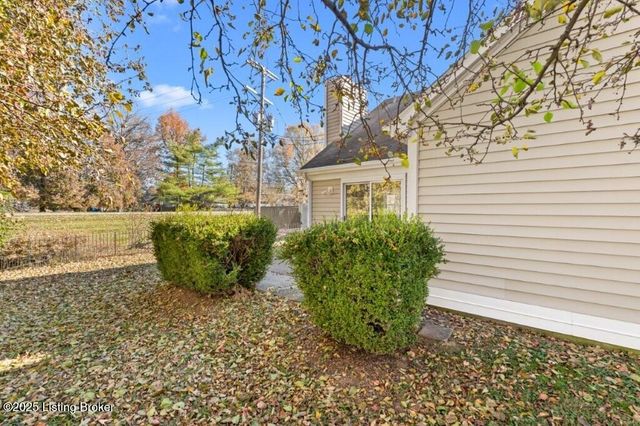 10503 Pointe Bay Blvd, Louisville, KY 40241