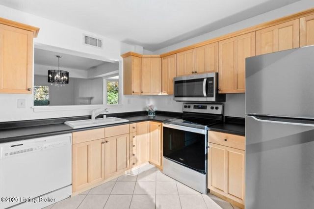 10503 Pointe Bay Blvd, Louisville, KY 40241