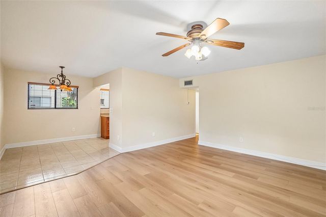 11722 RAINTREE LAKE LANE D, Temple Terrace, FL 33617