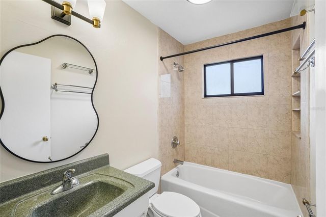 11722 RAINTREE LAKE LANE D, Temple Terrace, FL 33617