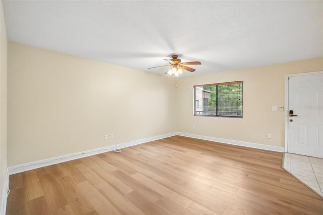 11722 RAINTREE LAKE LANE D, Temple Terrace, FL 33617