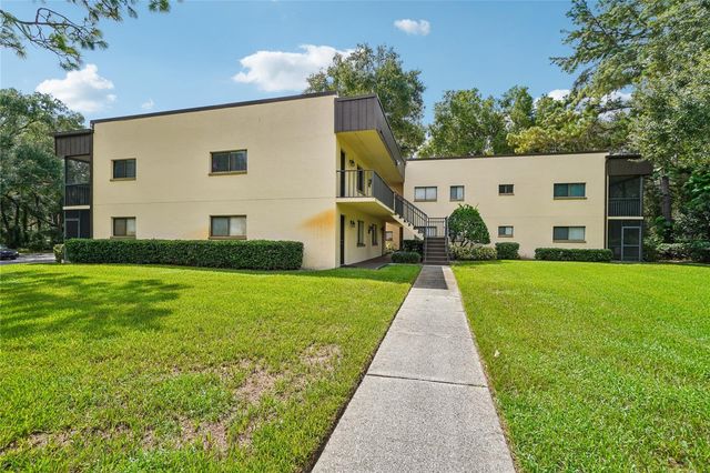 11722 RAINTREE LAKE LANE D, Temple Terrace, FL 33617