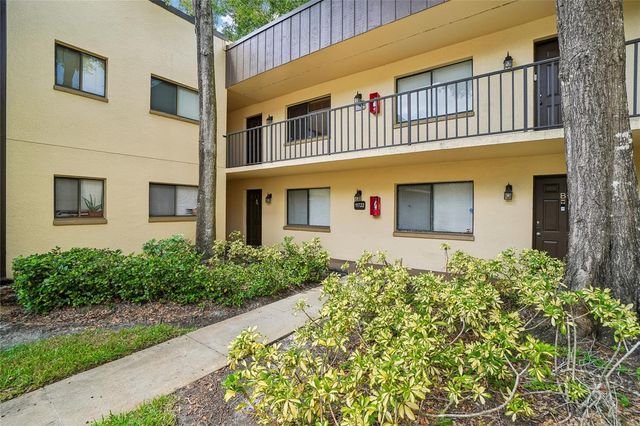 11722 RAINTREE LAKE LANE D, Temple Terrace, FL 33617