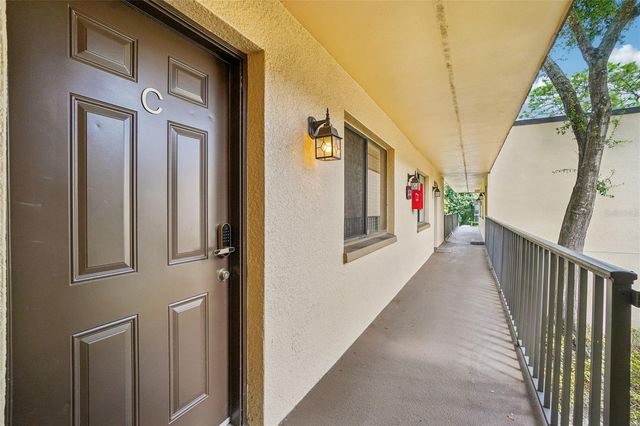 11722 RAINTREE LAKE LANE D, Temple Terrace, FL 33617