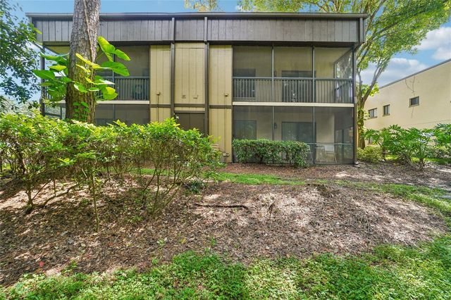 11722 RAINTREE LAKE LANE D, Temple Terrace, FL 33617