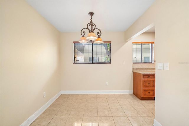 11722 RAINTREE LAKE LANE D, Temple Terrace, FL 33617