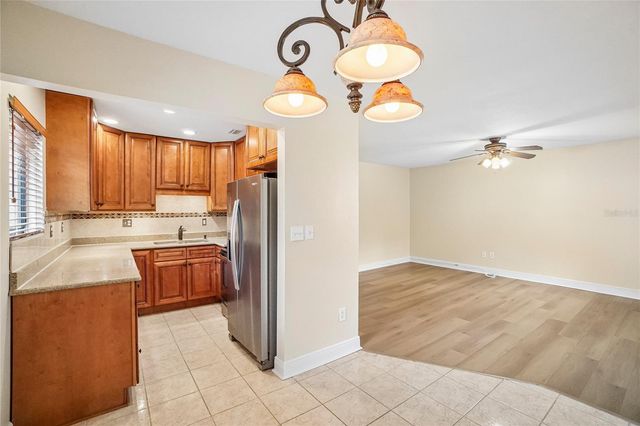 11722 RAINTREE LAKE LANE D, Temple Terrace, FL 33617