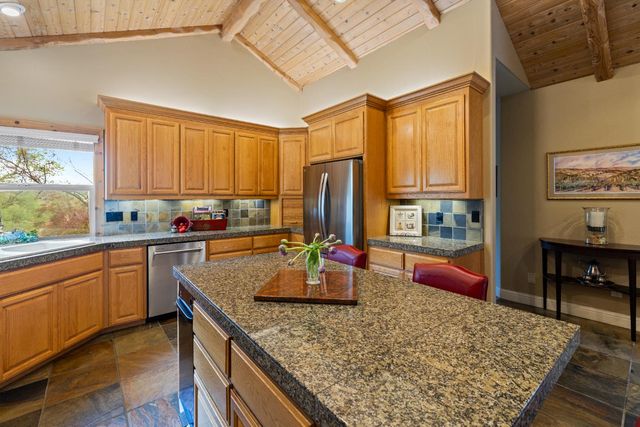 9605 Old Quarry Ct, Loomis, CA 95650