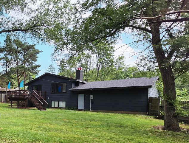 4519 Oak Leaf Drive, Vadnais Heights, MN 55127