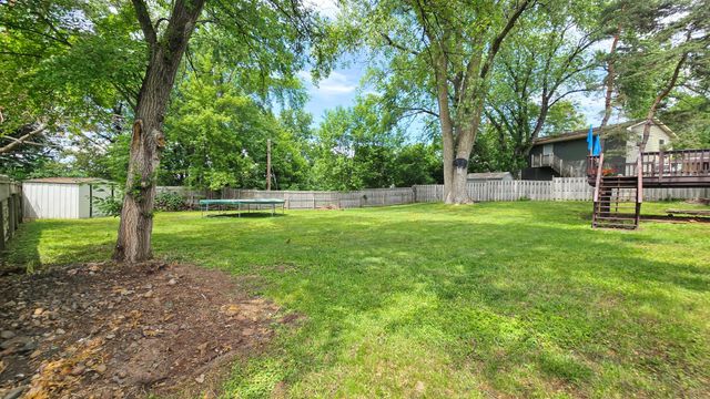 4519 Oak Leaf Drive, Vadnais Heights, MN 55127