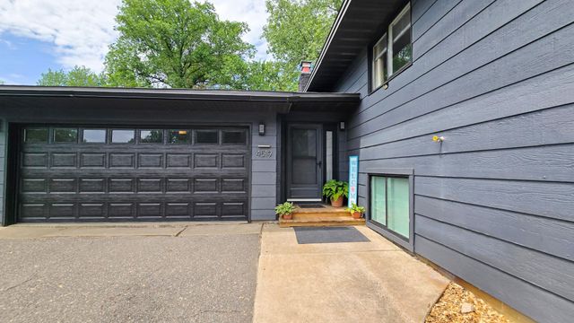 4519 Oak Leaf Drive, Vadnais Heights, MN 55127