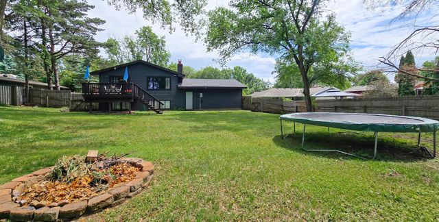 4519 Oak Leaf Drive, Vadnais Heights, MN 55127