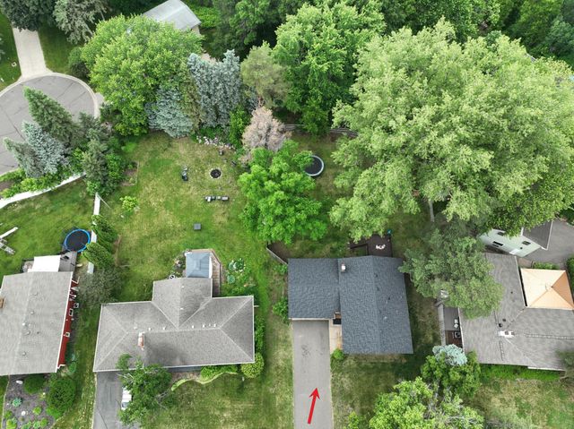 4519 Oak Leaf Drive, Vadnais Heights, MN 55127