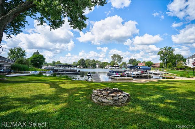 11472 Moffett Court, Fenton, MI 48430