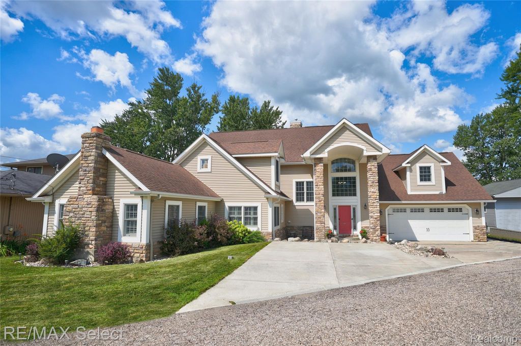 11472 Moffett Court, Fenton, MI 48430