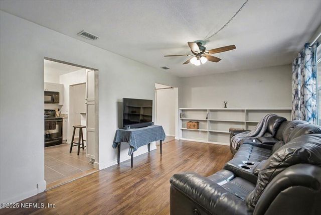 3742 BARMER Drive, Jacksonville, FL 32210