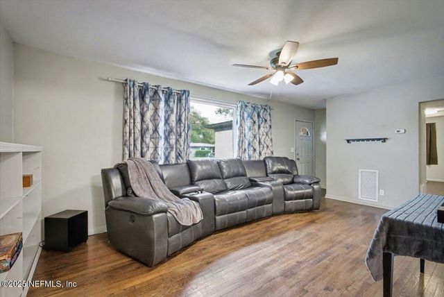 3742 BARMER Drive, Jacksonville, FL 32210