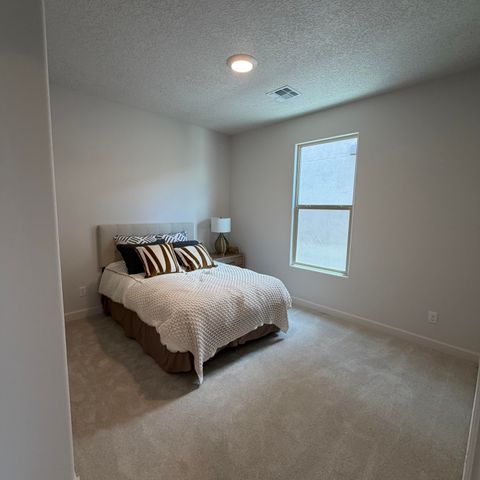 2427 Marble Avenue NE, Rio Rancho, NM 87144