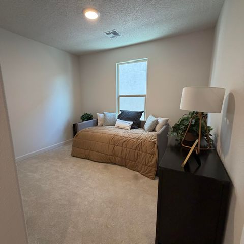 2427 Marble Avenue NE, Rio Rancho, NM 87144